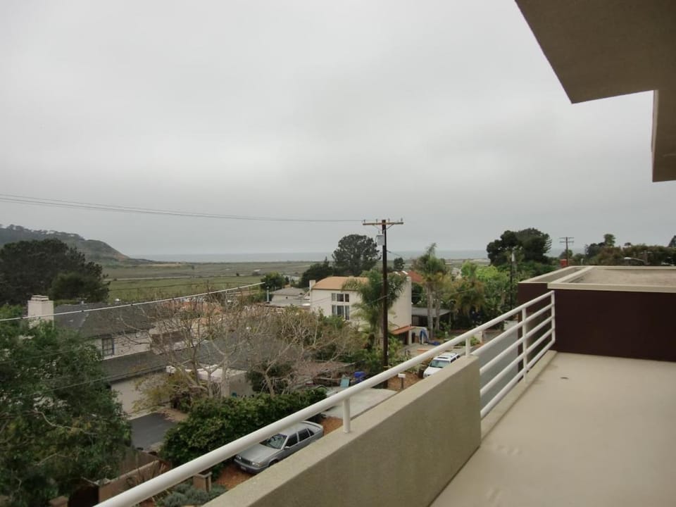 Coastal Retreat near Beach, Golf & Sand House in La Jolla