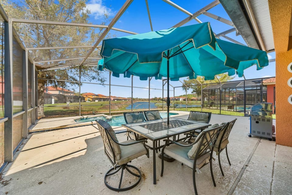 Spacious BellaVida Resort Pool Home House in Lake Berkley