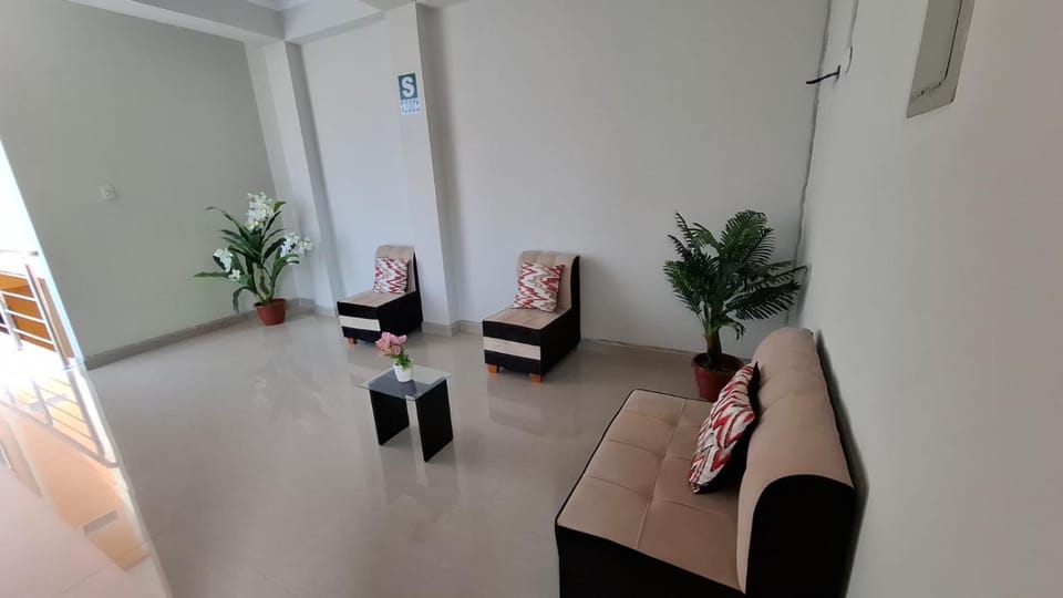 Seating area, Internal: Not applicable to any particular room