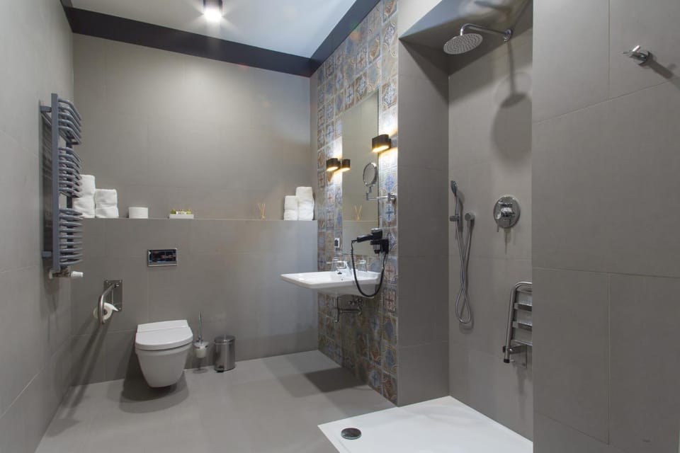 Shower, Bathroom, towels