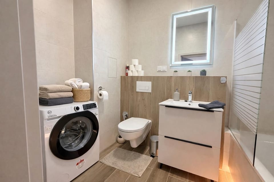 Station APA s parkovaním Apartment in Slovakia