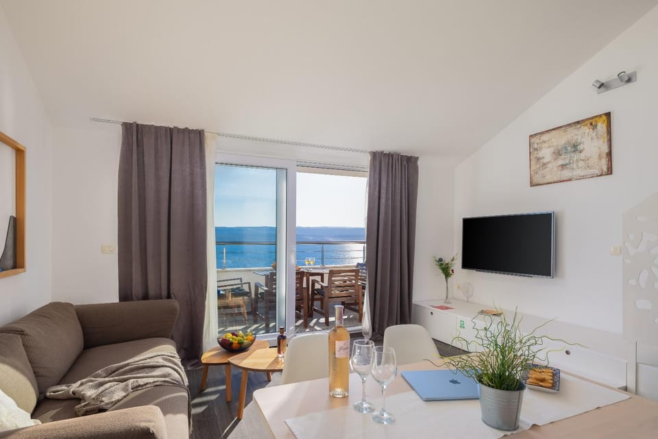 TV and multimedia, Balcony/Terrace, Seating area, Dining area, Sea view