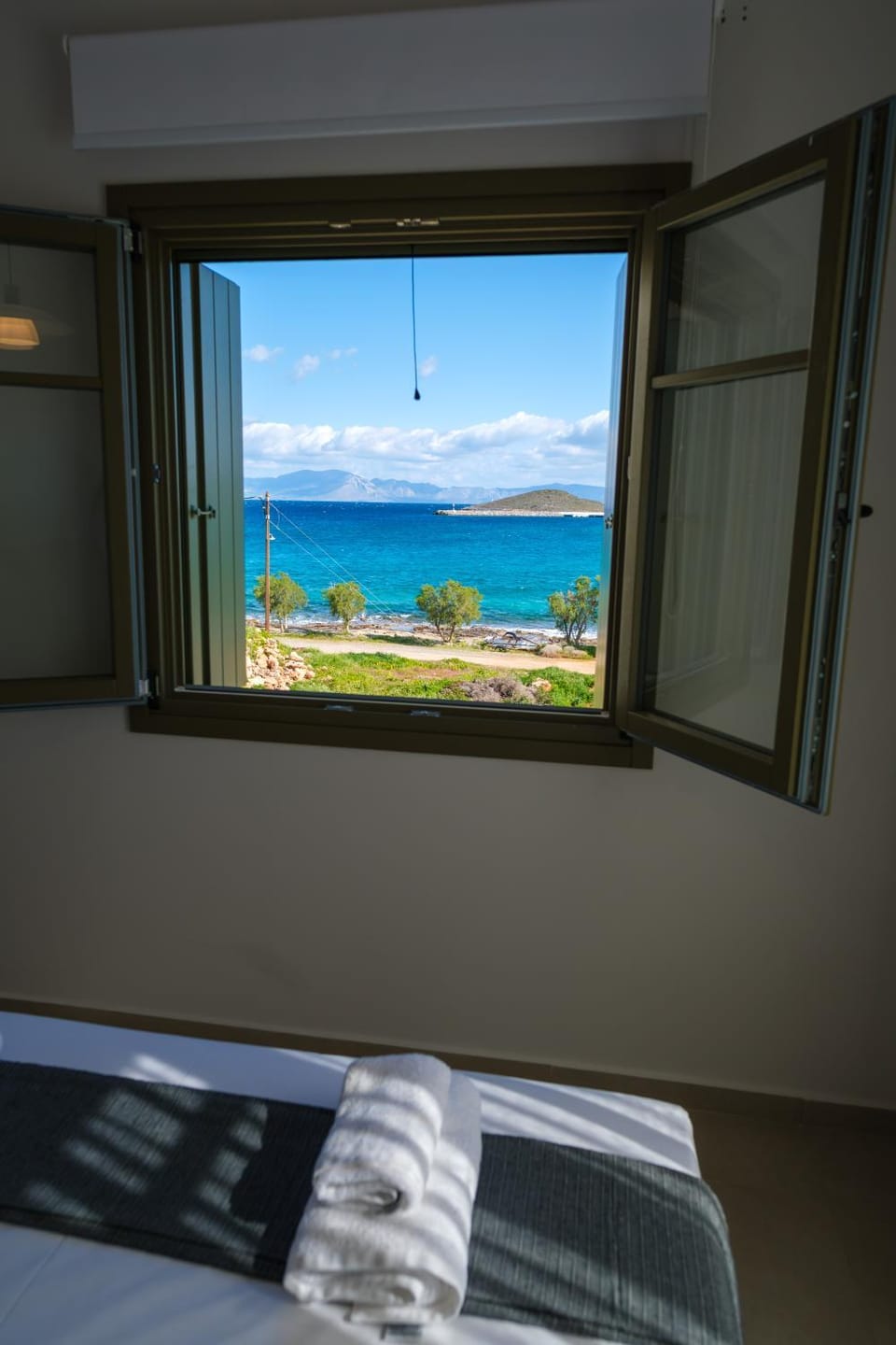 Bed, Sea view, towels