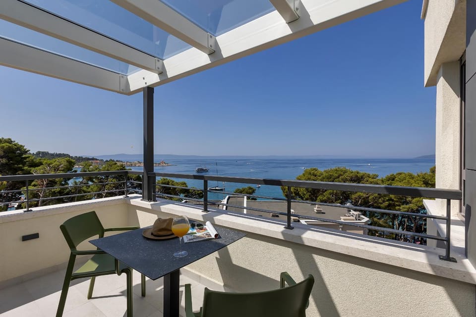 Day, View (from property/room), Balcony/Terrace, Seating area, Sea view