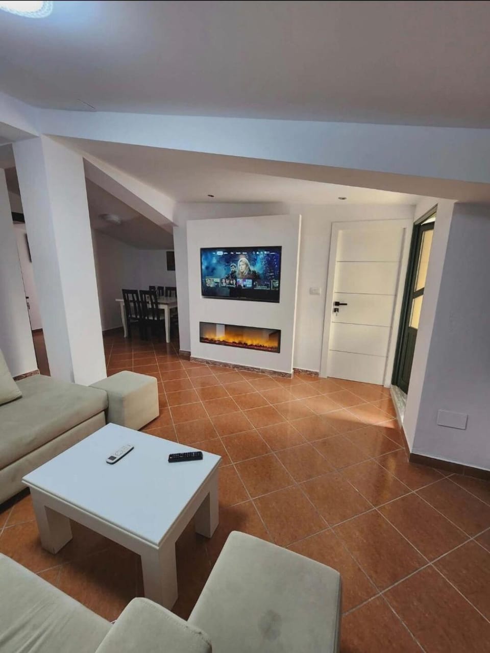 TV and multimedia, Living room, Seating area