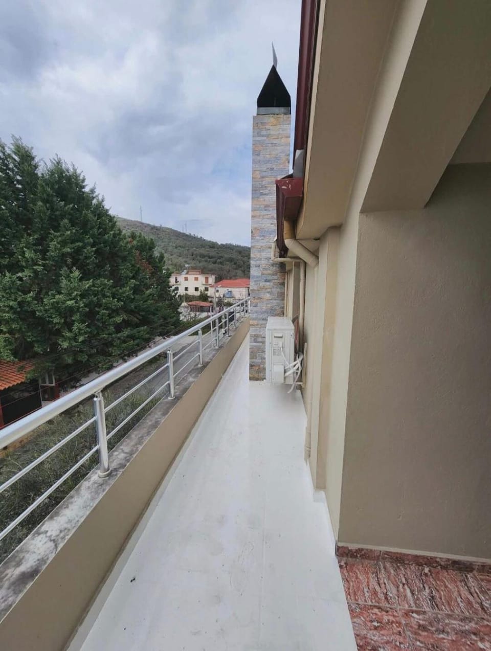 Property building, View (from property/room), Balcony/Terrace, Mountain view
