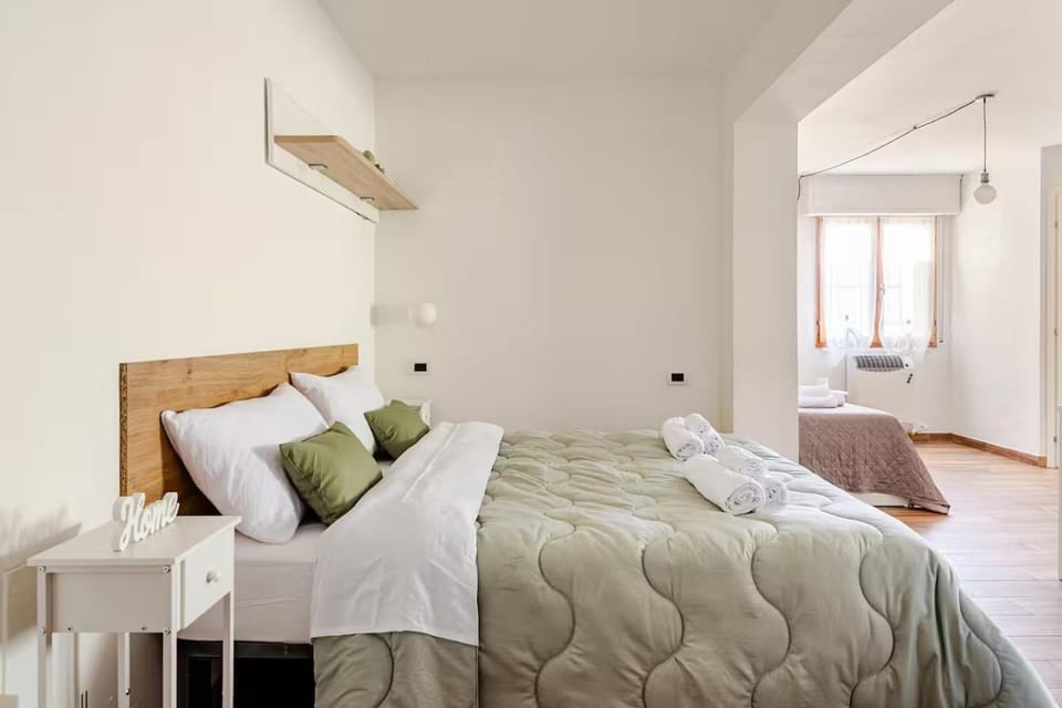 Bed, Decorative detail, Decorative detail, Bedroom