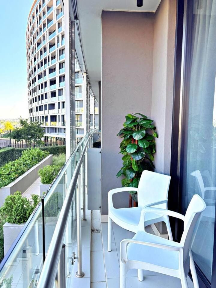 Elite Executive Suite | Ellipse | Waterfall City Apartment in Sandton