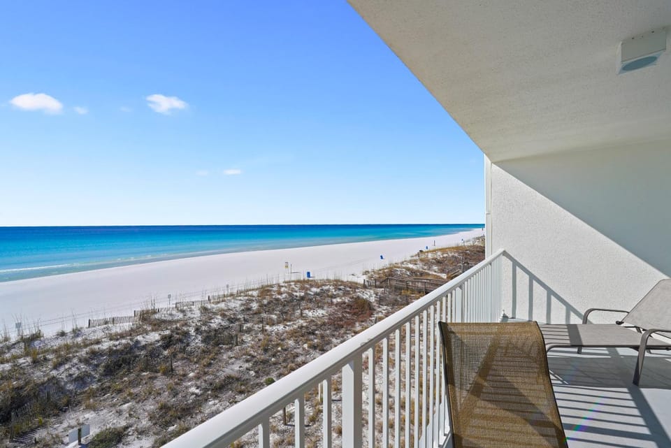 Enjoy Stunning Gulf Front Cabana Club 304! Private balcony with beautiful views! Apartment in Destin