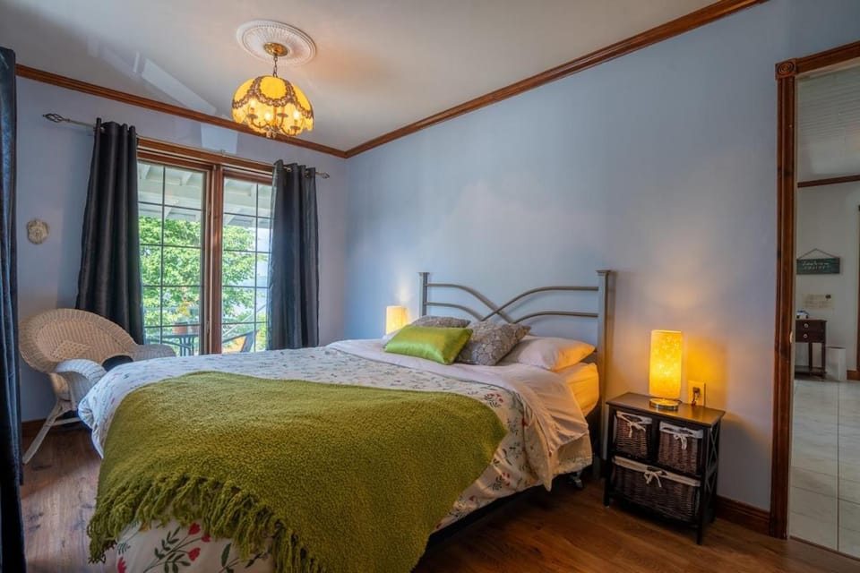 Chalet & Plage 4 ch 12 pers Lac-aux-Sables Chalet in Quebec