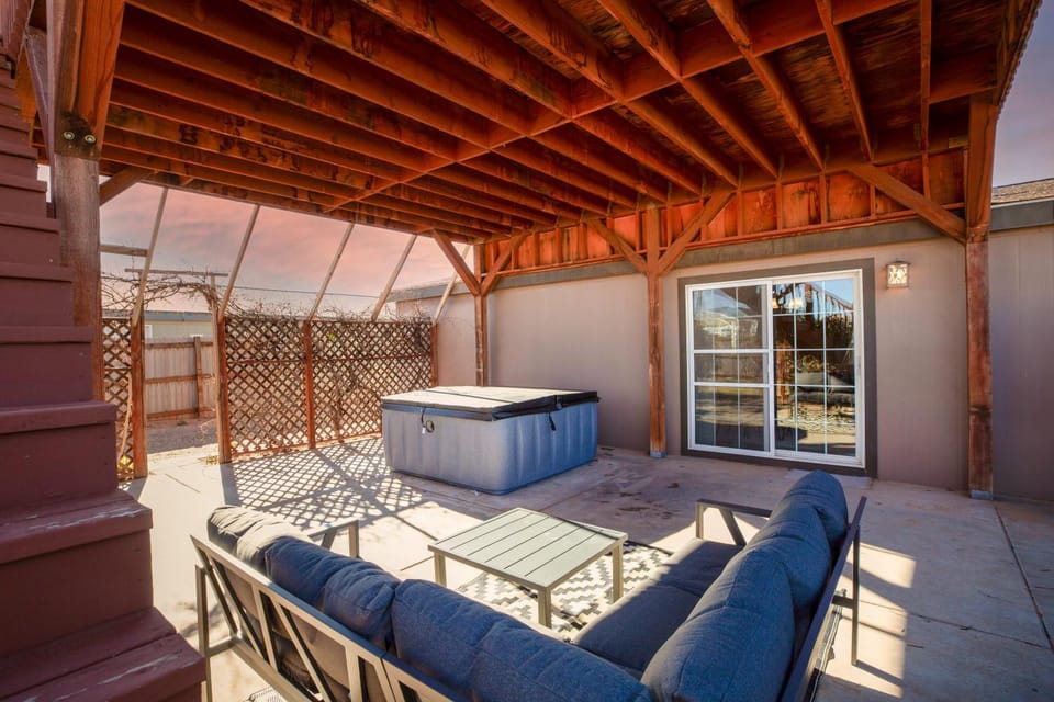 Hot Tub, Location