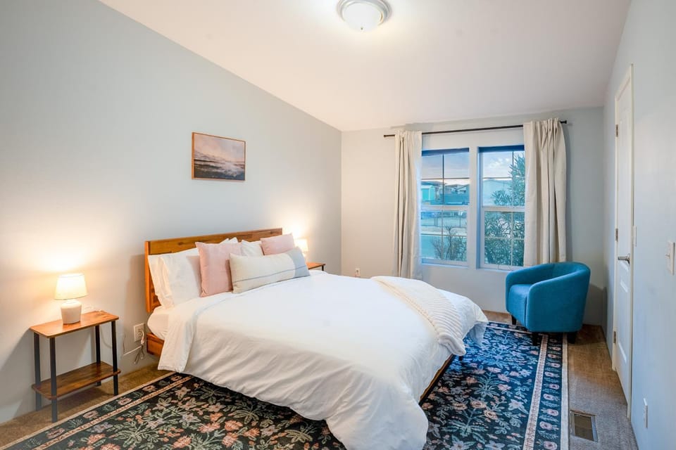 Bed, Bedroom