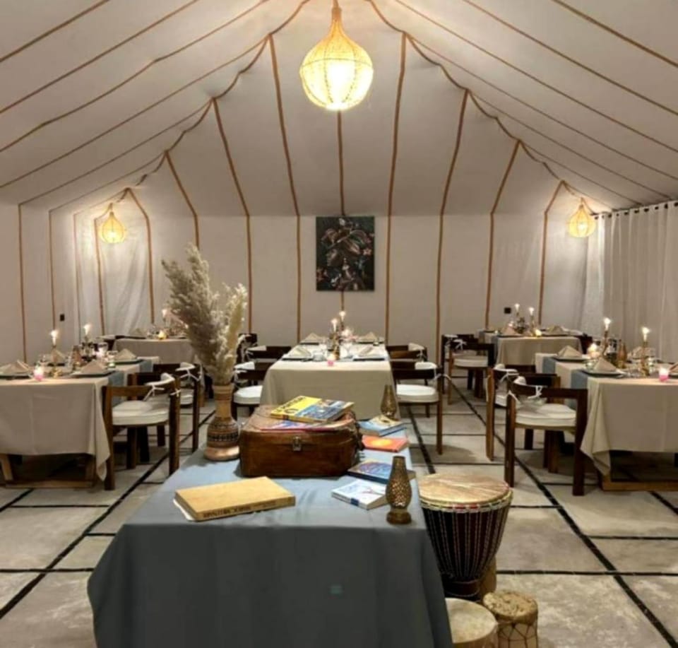Property building, Restaurant/places to eat, Restaurant/places to eat
