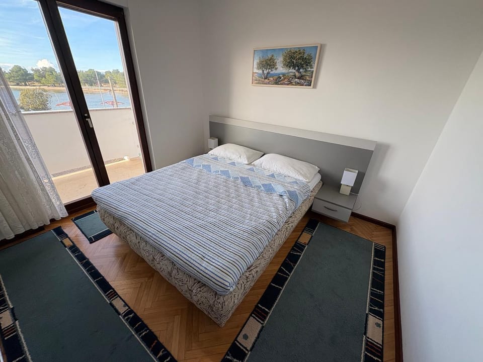 Family apartment on the Sandy beach! Apartment in Zadar County