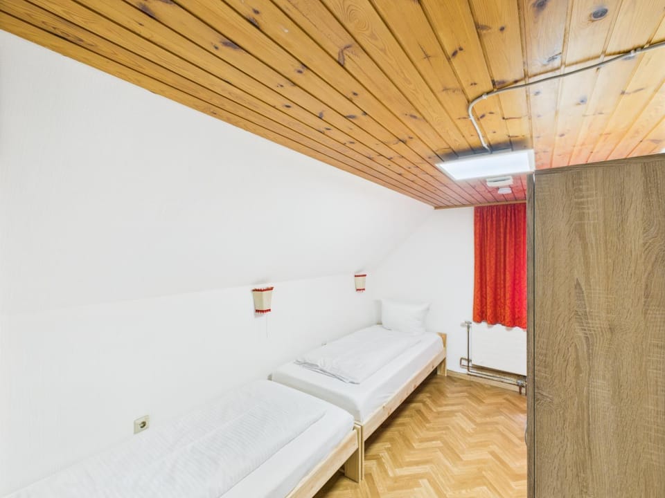 Bed, heating, towels, wardrobe