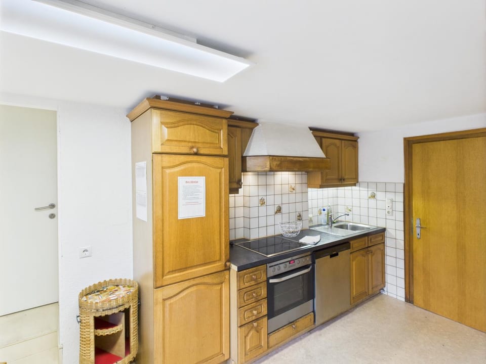 Kitchen or kitchenette, Communal kitchen, dishwasher, heating, internet, microwave, stove, kitchen