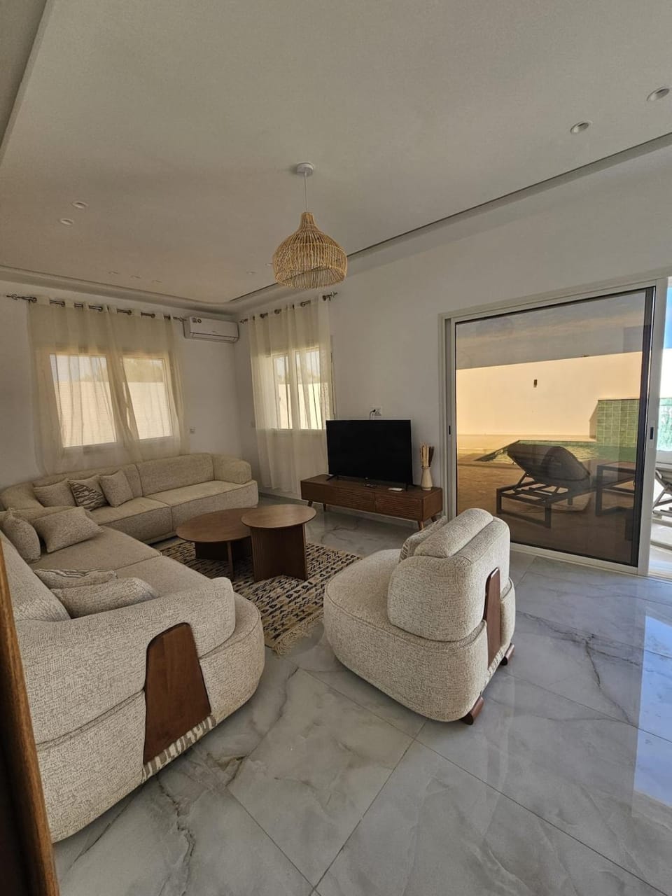 Communal lounge/ TV room