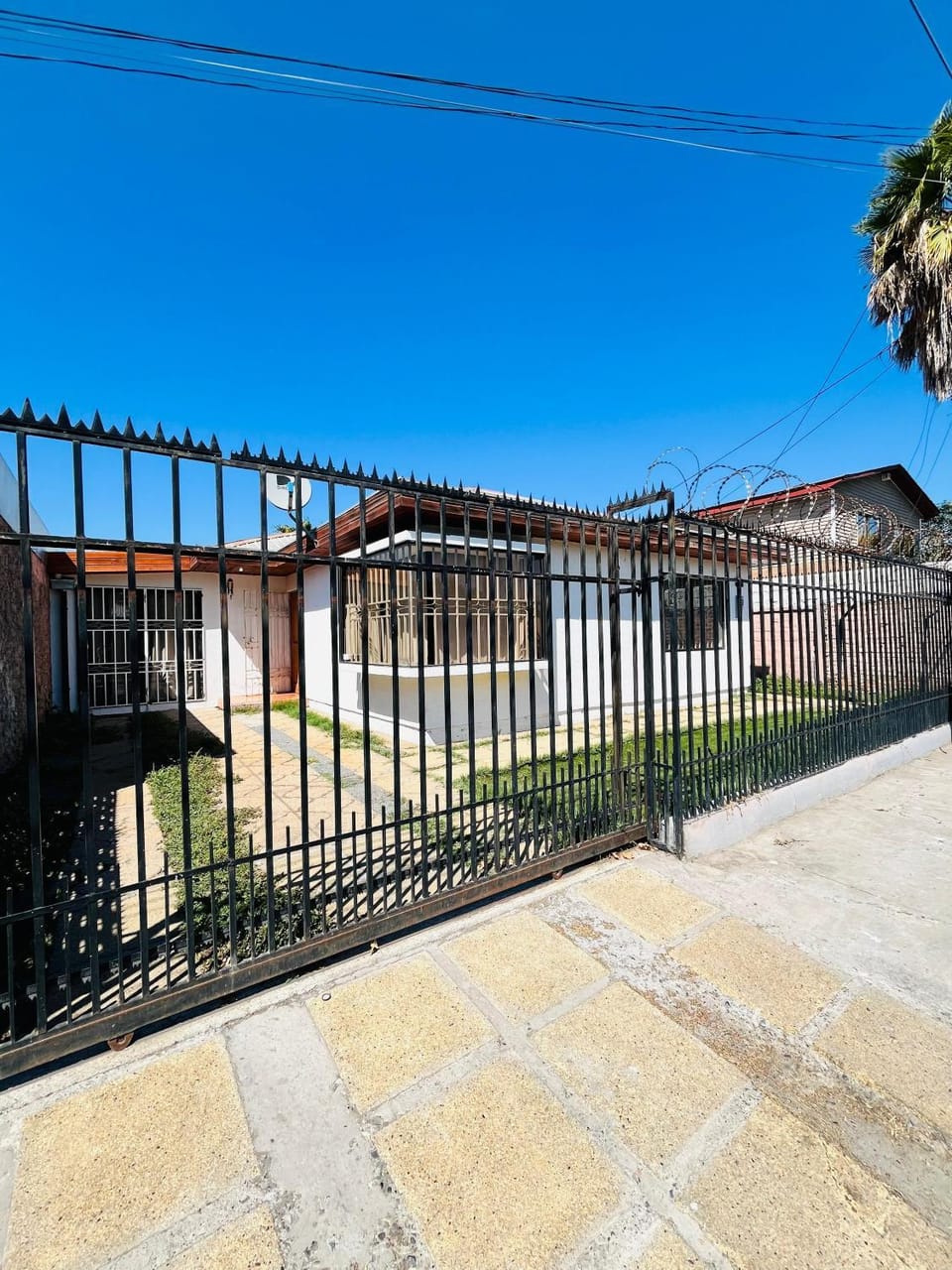 Facade/entrance