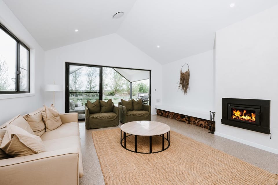 Living room, fireplace