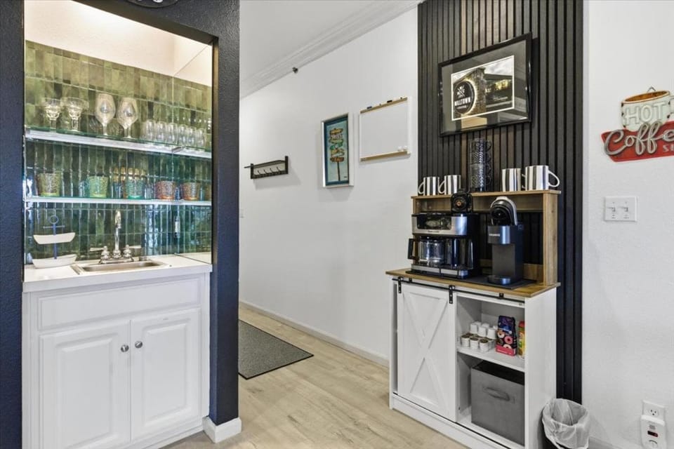 Kitchen or kitchenette, kitchen