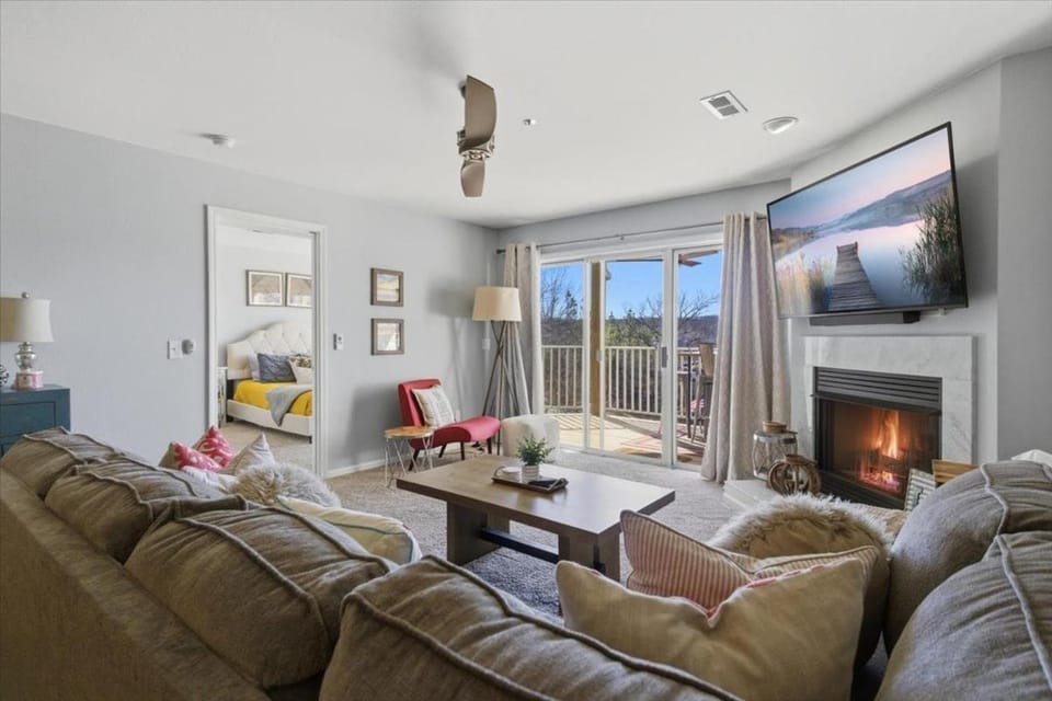 TV and multimedia, Living room, Seating area