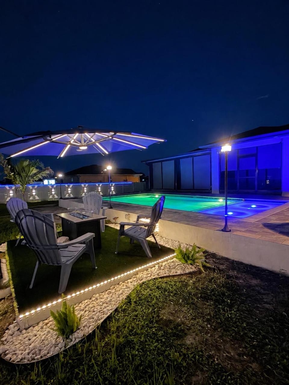 Patio, Pool view, Swimming pool, Swimming pool, sunbed