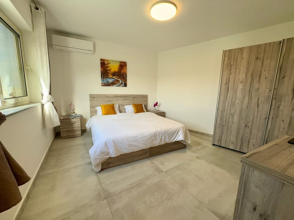Bed, wardrobe