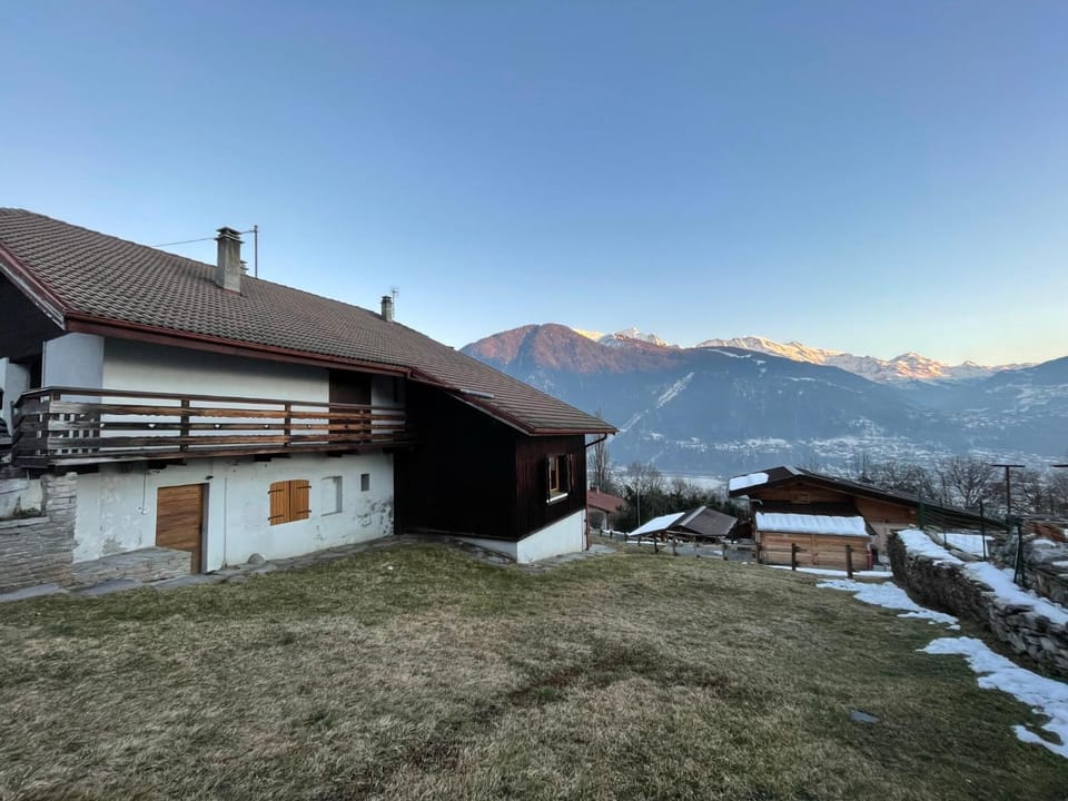 Property building, Natural landscape, Garden, Mountain view