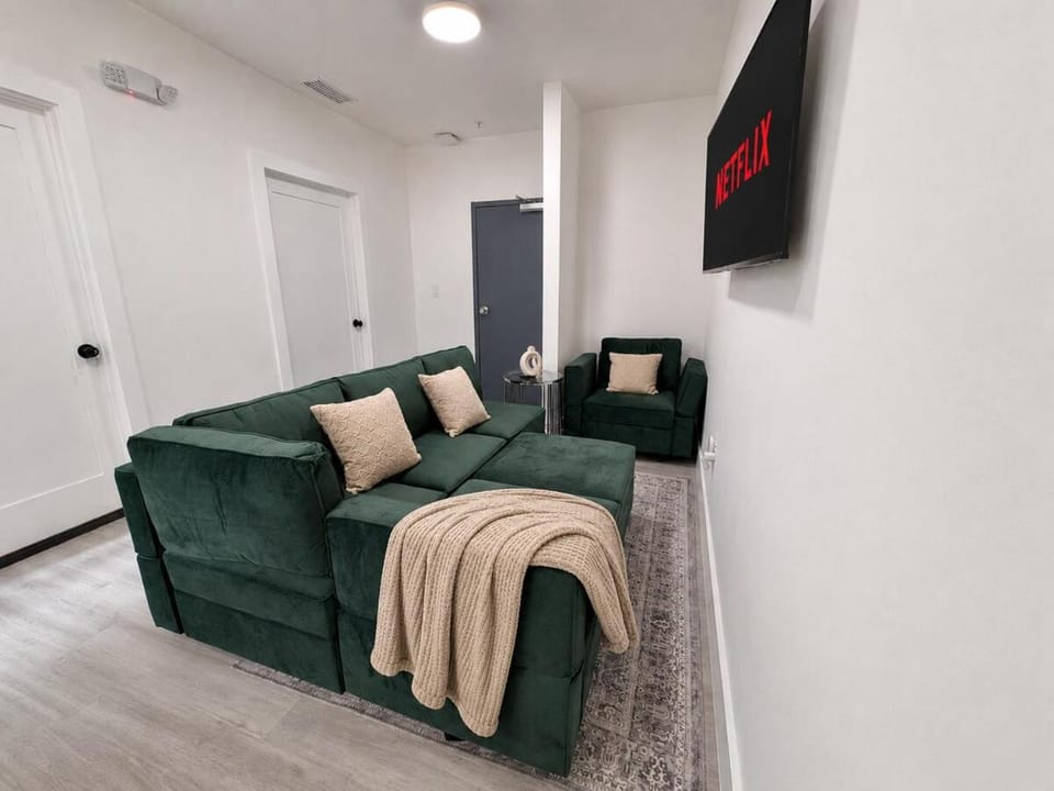 Miami Studio Unit Near Brickell & Close to Beach Apartment in Miami