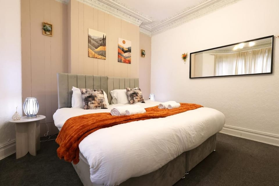 Super Spacious Cardiff Central 5 Bedroom House 10 Beds 2 Bathrooms Free Parking House in Cardiff