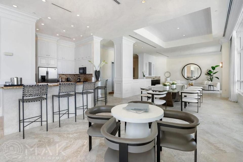 FontaineBleau Penthouse The Pinnacle of Luxury House in Miami Beach