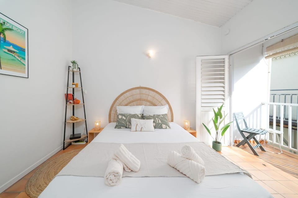 Bed, Balcony/Terrace, Bedroom