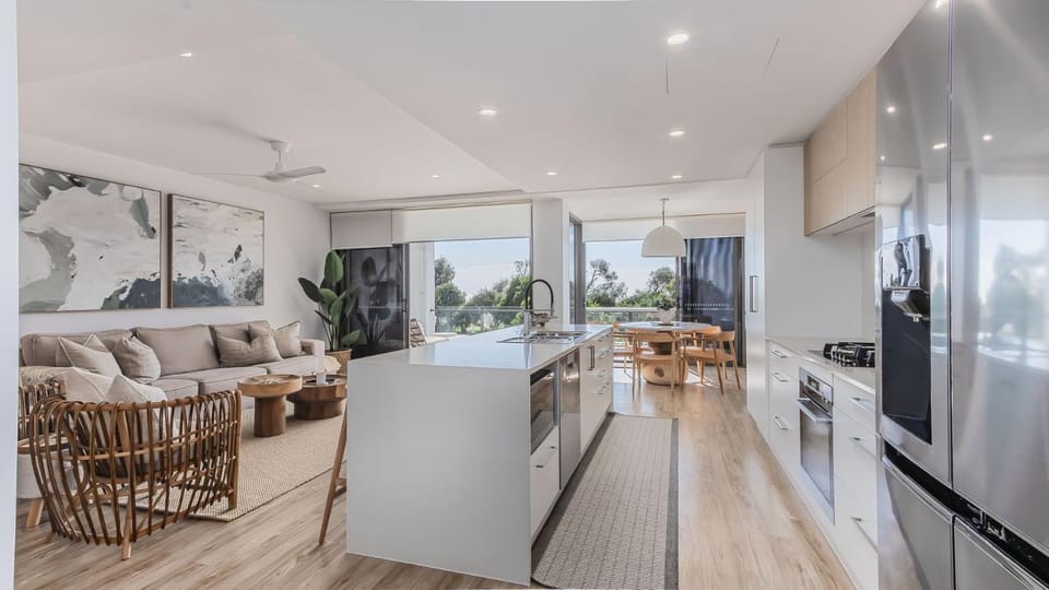 Coastal Haven Ocean Views on Marine Parade House in Kingscliff