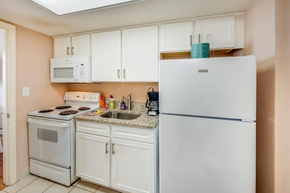 Direct Oceanfront Unit Amazing Views with Pools House in Atlantic Beach