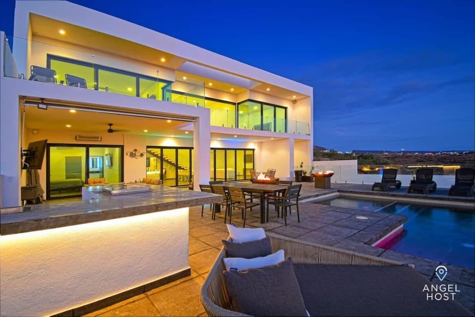 Infinity Pool Bay Views BBQ Walk to Beach House in La Paz