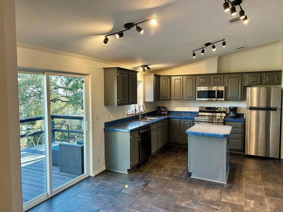 dishwasher, microwave, kitchen