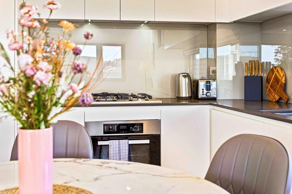 Centre of Newtown 1 BED Apartment Apartment in Sydney