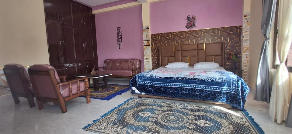 Living room, Photo of the whole room