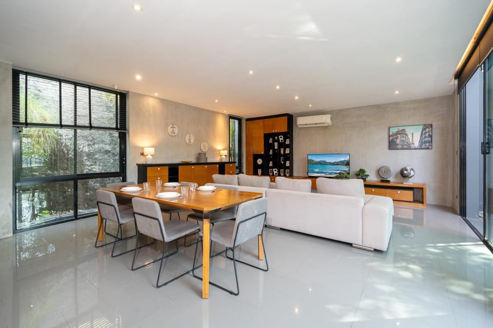TV and multimedia, Living room, Dining area