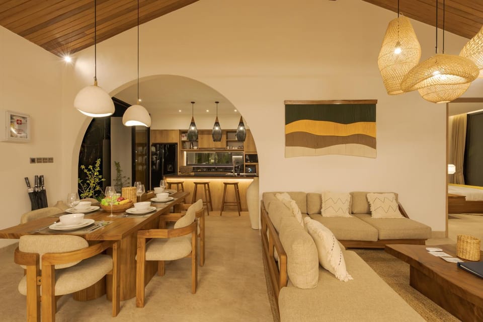 Kitchen or kitchenette, Living room, Seating area, Dining area