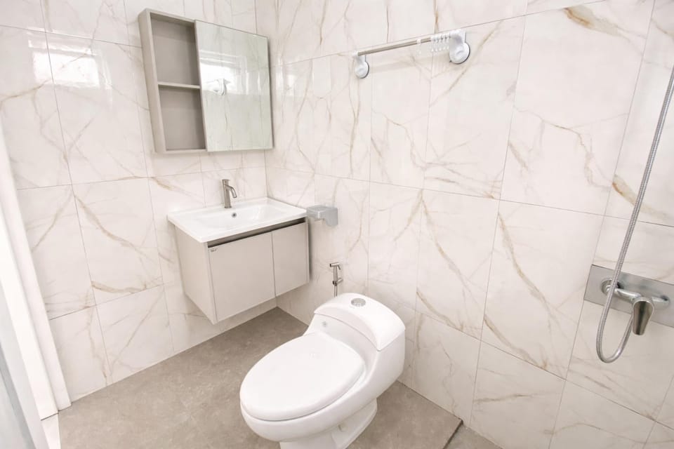 Shower, Toilet, Bathroom