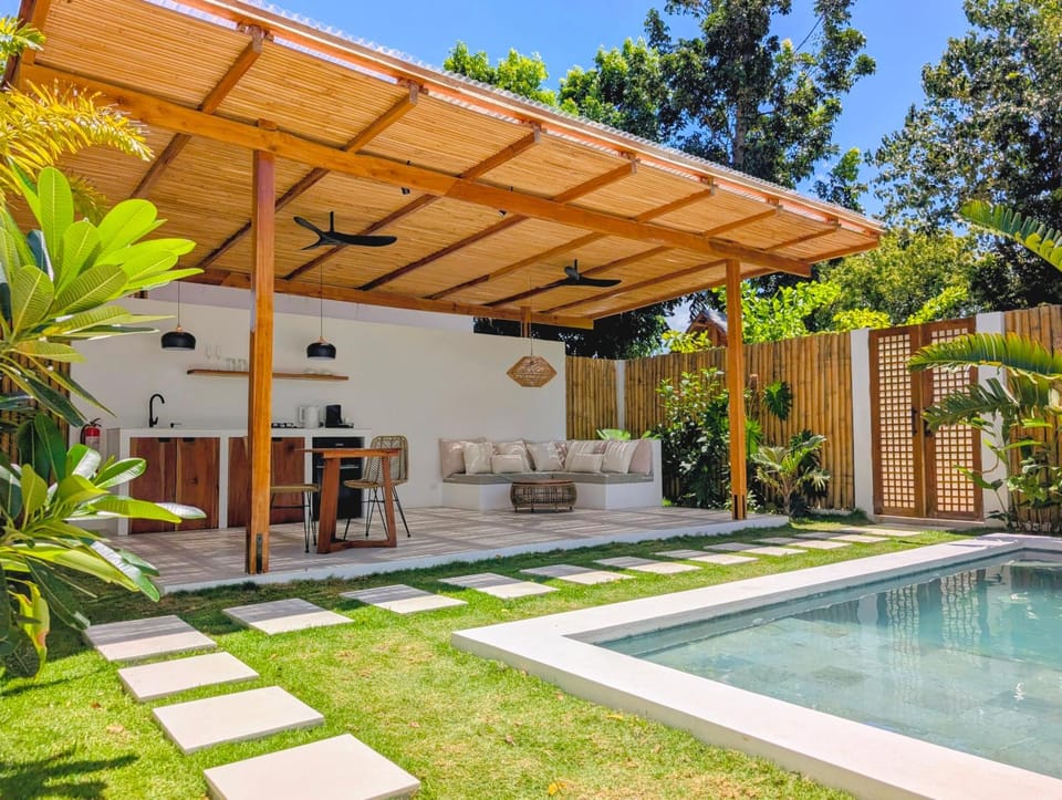 Kitchen or kitchenette, Living room, Swimming pool, Swimming pool