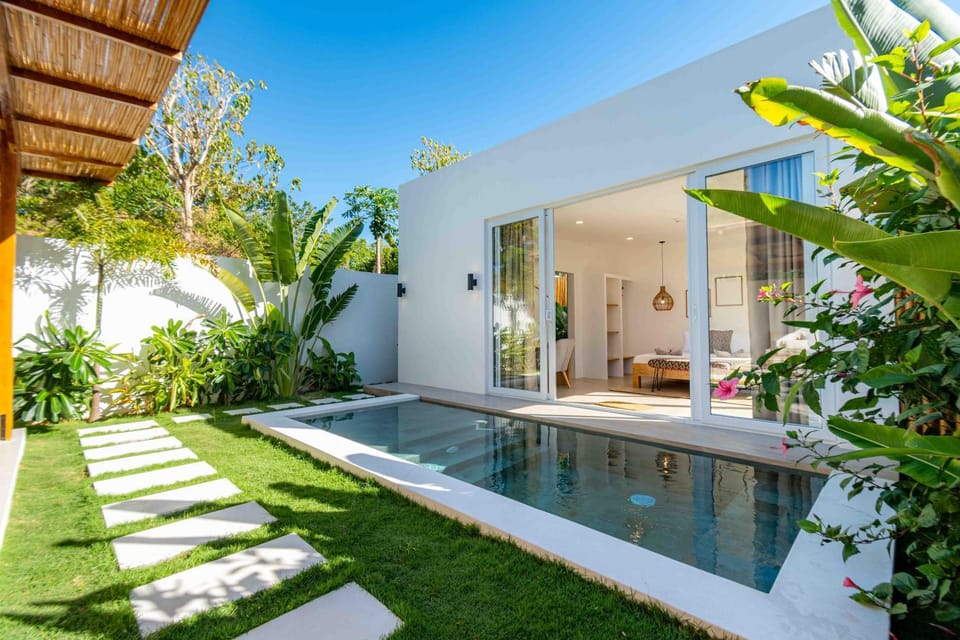 Bedroom, Pool view, Swimming pool