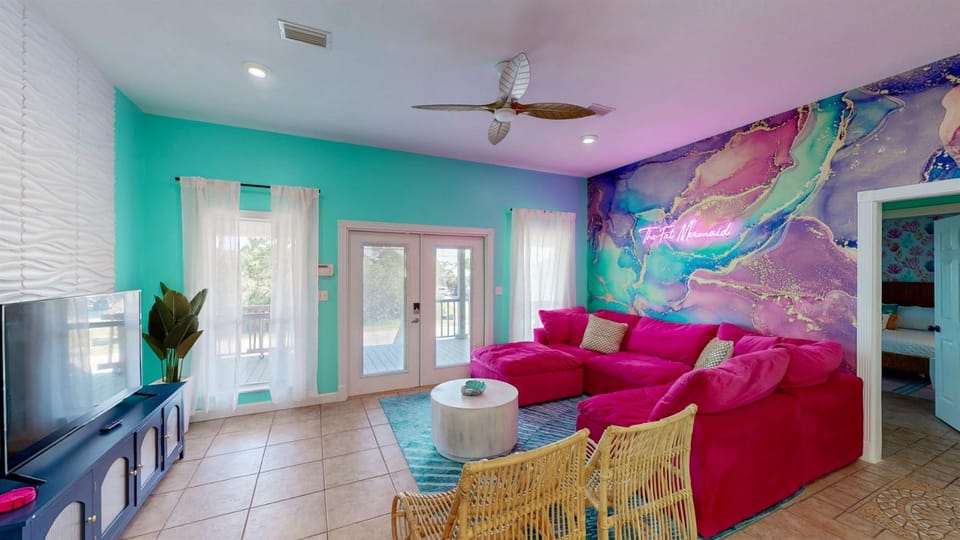 Newly Refreshed Home Steps to Shore Dogs OK House in Alabama