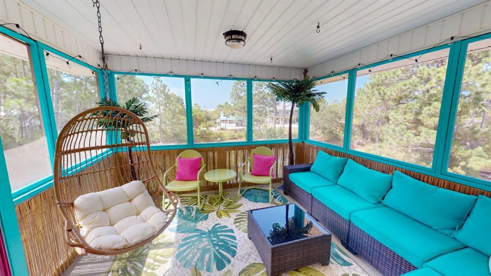 Newly Refreshed Home Steps to Shore Dogs OK House in Alabama