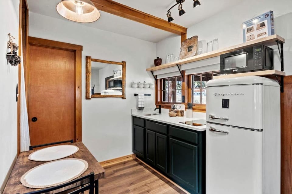 Serene Cabin Stay with Fire Pit Nights and Fresh-Air Mornings in Colorado Springs, Colorado Cabin in Colorado Springs