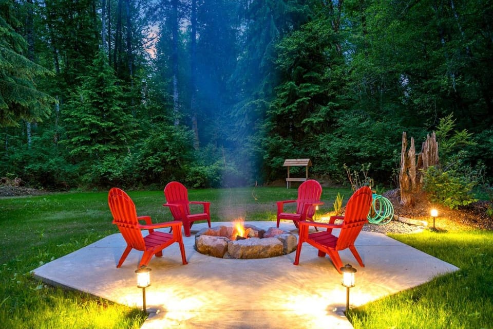 Secluded Forest Retreat with Hot Tub and Stone Fireplace in Ashford, Washington House in Ashford