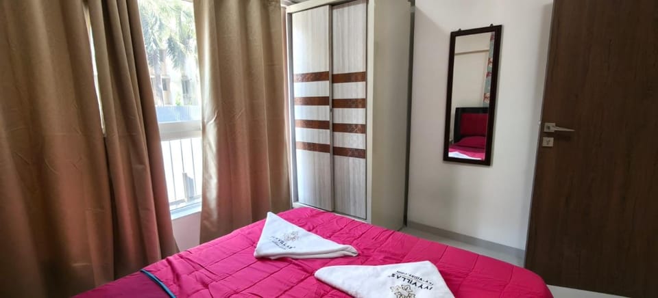 Bedroom, wardrobe
