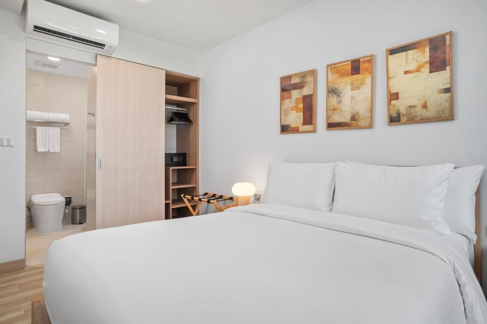 Bed, Bedroom, air conditioner