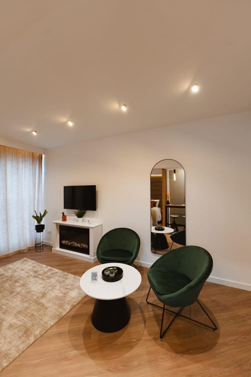 Communal lounge/ TV room, TV and multimedia, Living room, Seating area